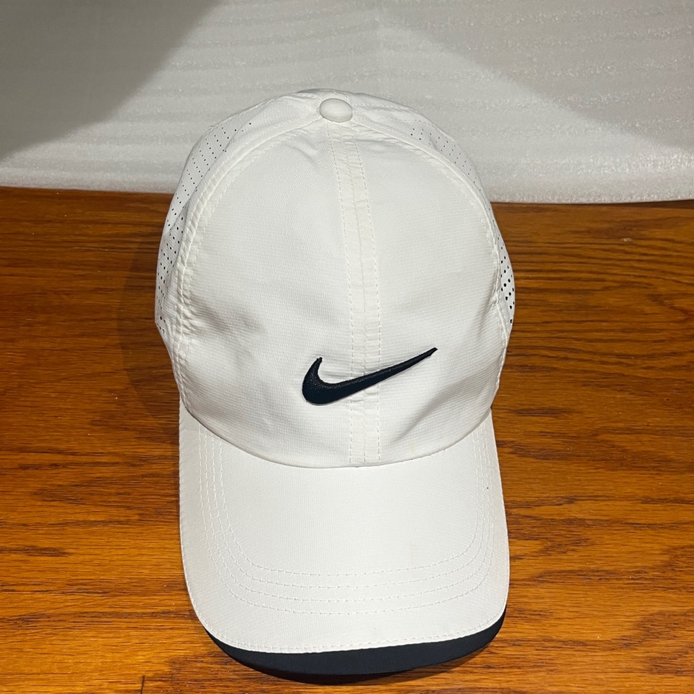Nike One Vr White Golf Cap with Black Logo